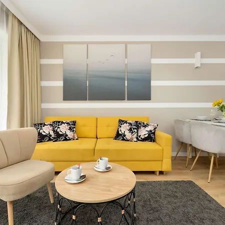 Apartman Baltic With Pool & Balcony By Renters Pobierowo